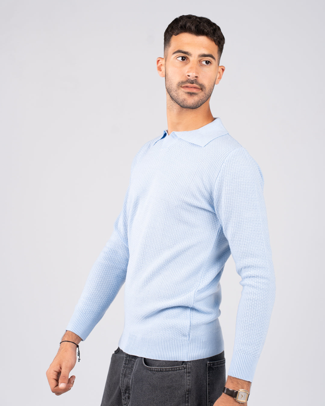 بلوفر رجالي أساسي بياقة