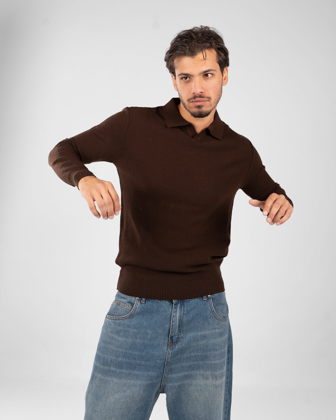 بلوفر رجالي أساسي بياقة