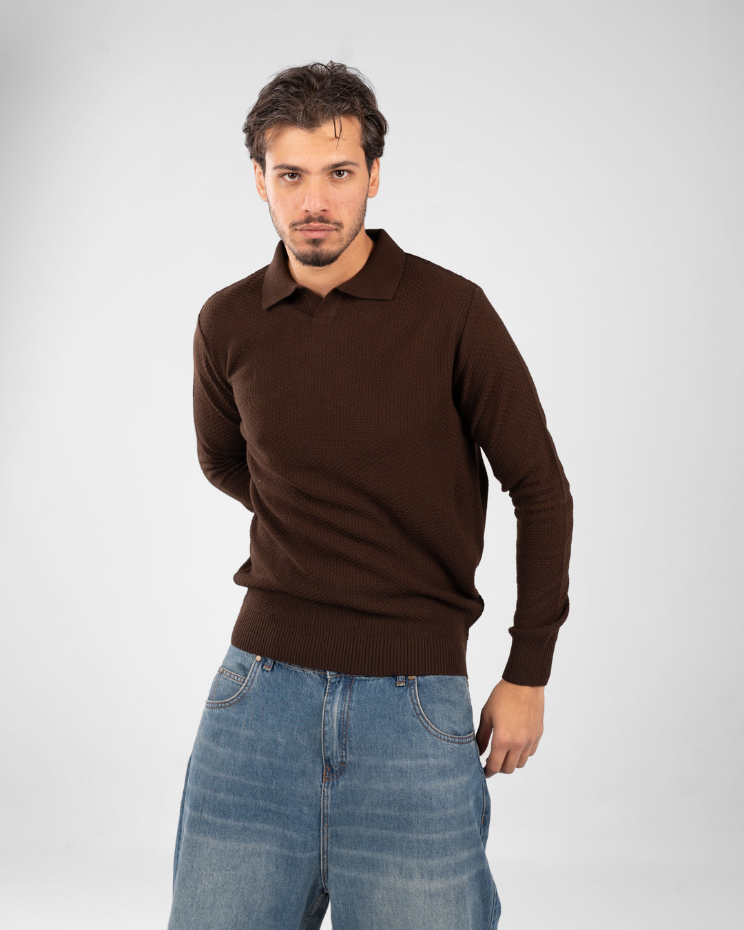 بلوفر رجالي أساسي بياقة