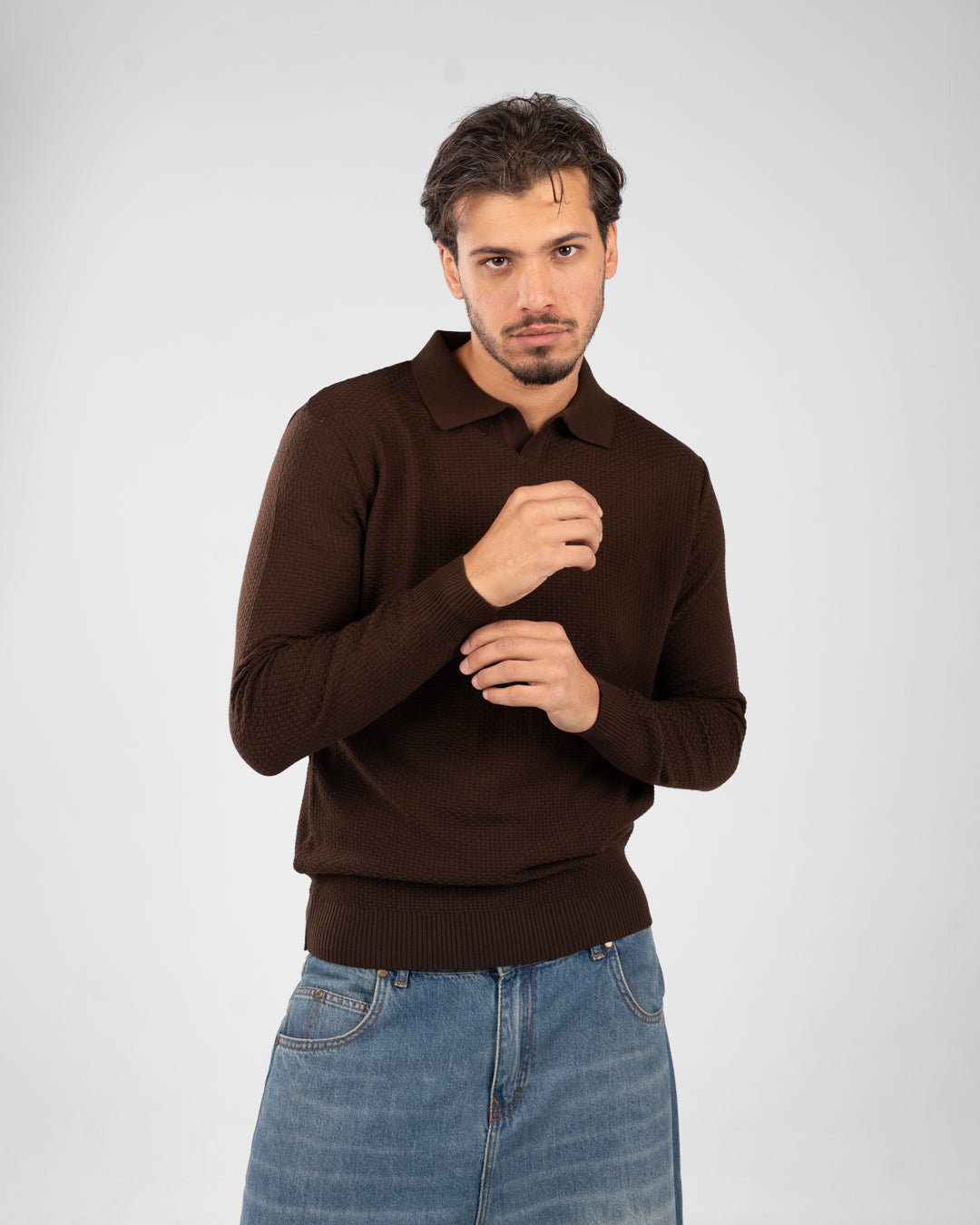 بلوفر رجالي أساسي بياقة