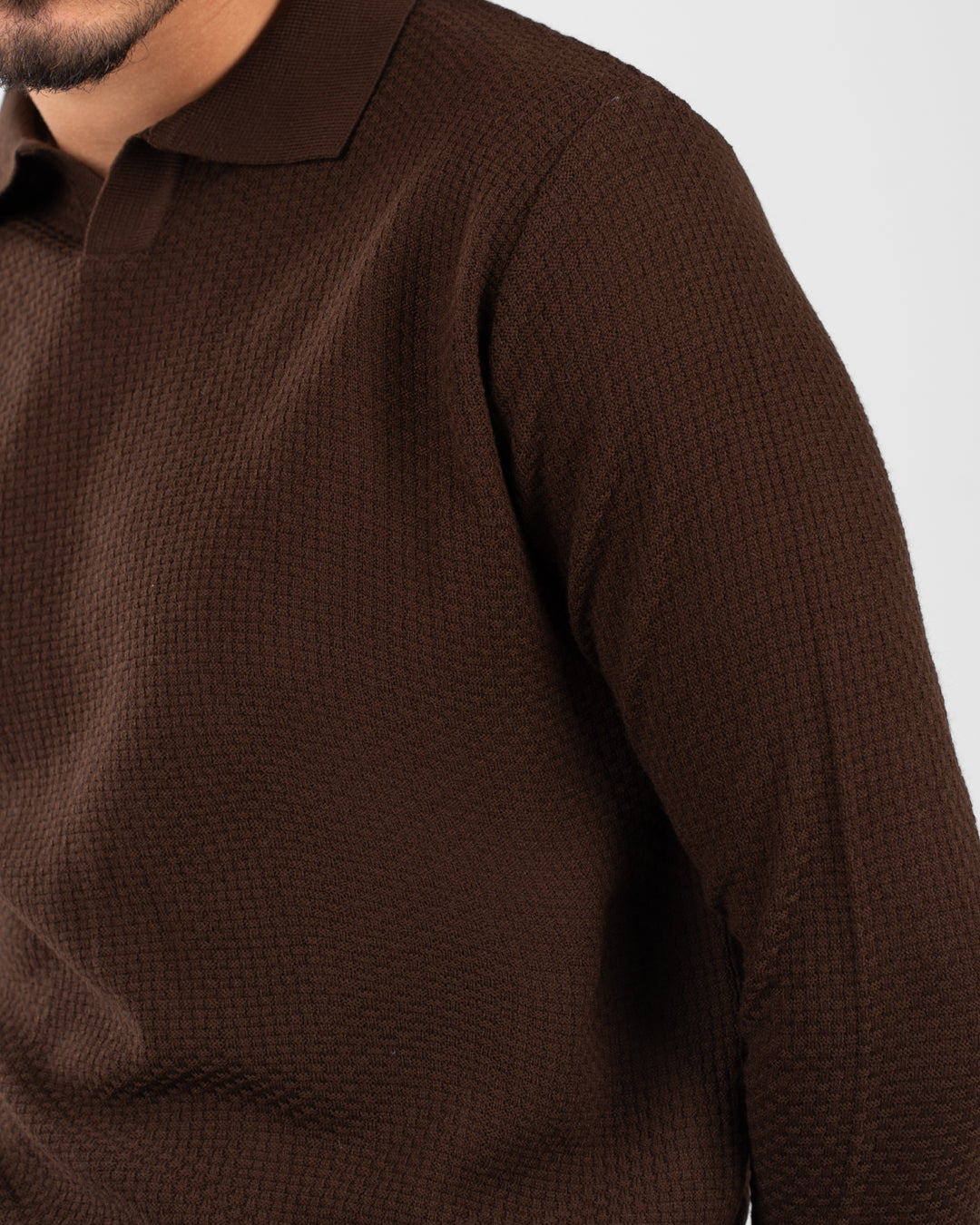 بلوفر رجالي أساسي بياقة