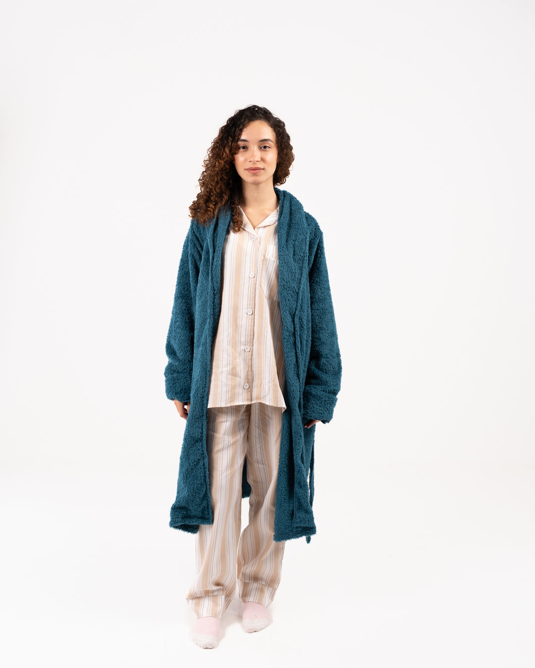 رداء نسائي طويل من الفرو