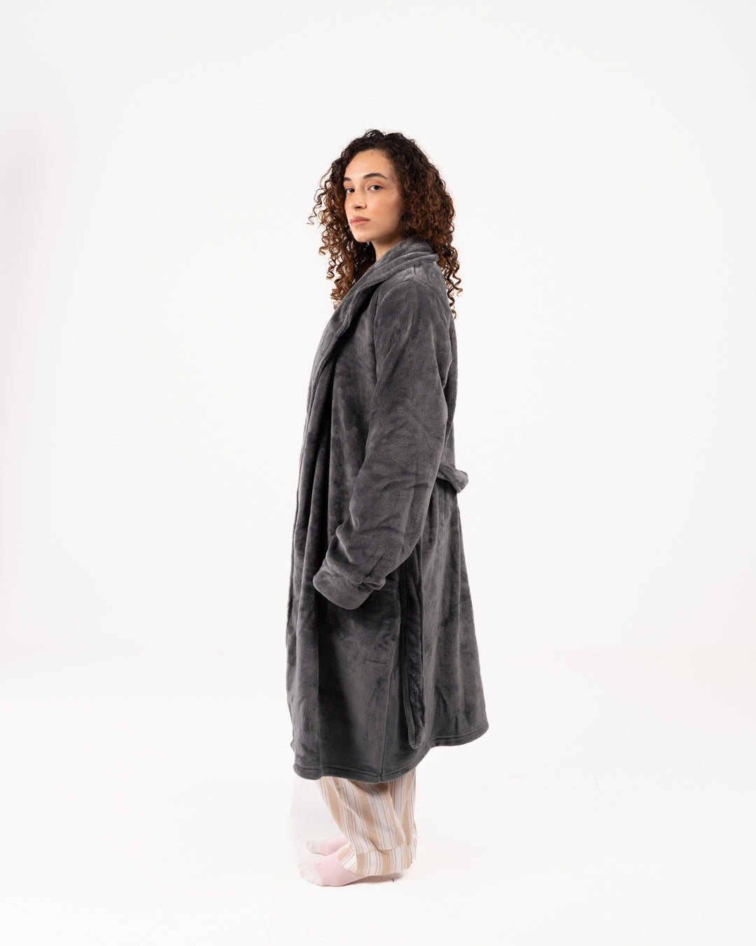 رداء نسائي طويل من الفرو