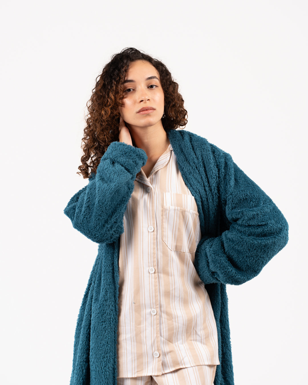 رداء نسائي طويل من الفرو