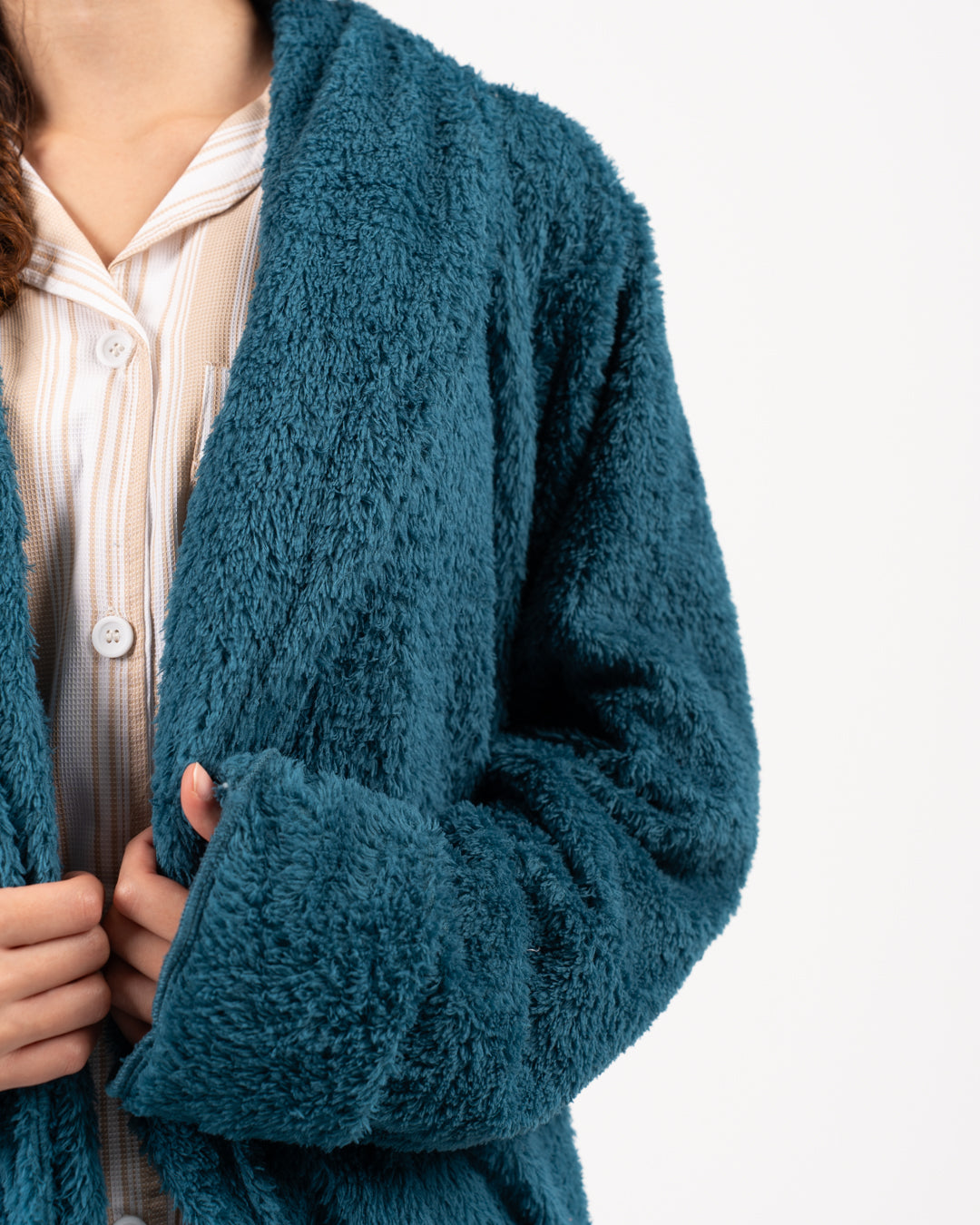 رداء نسائي طويل من الفرو