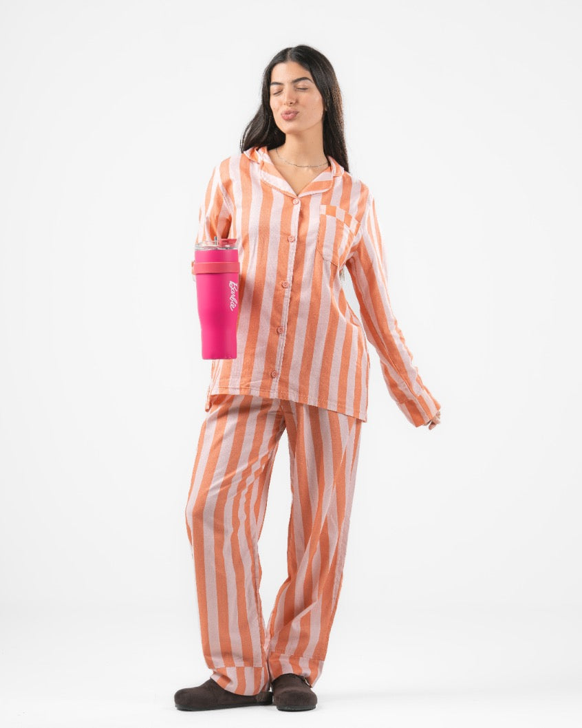 بيجامة نسائي مخططة