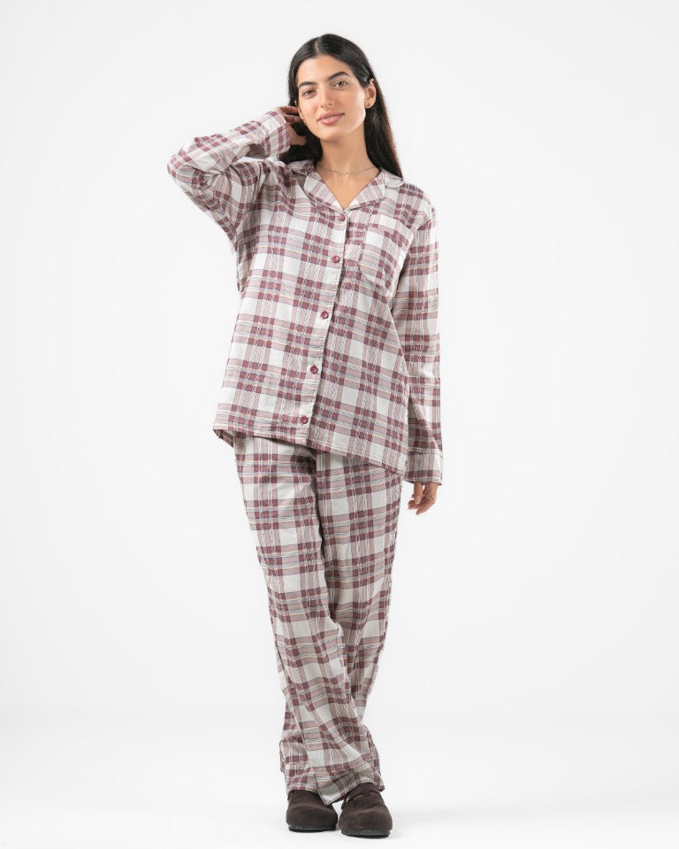 بيجامة كاروهات