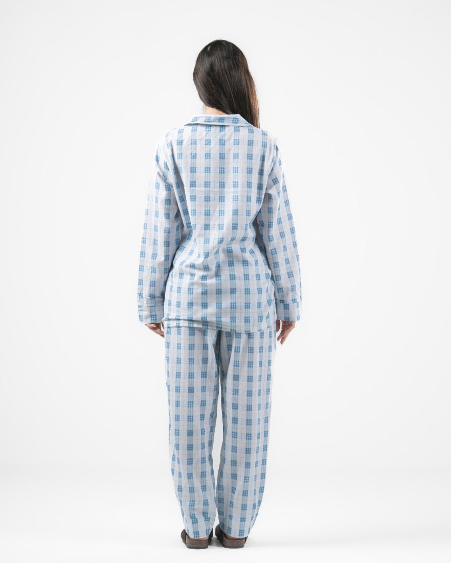 بيجامة كاروهات