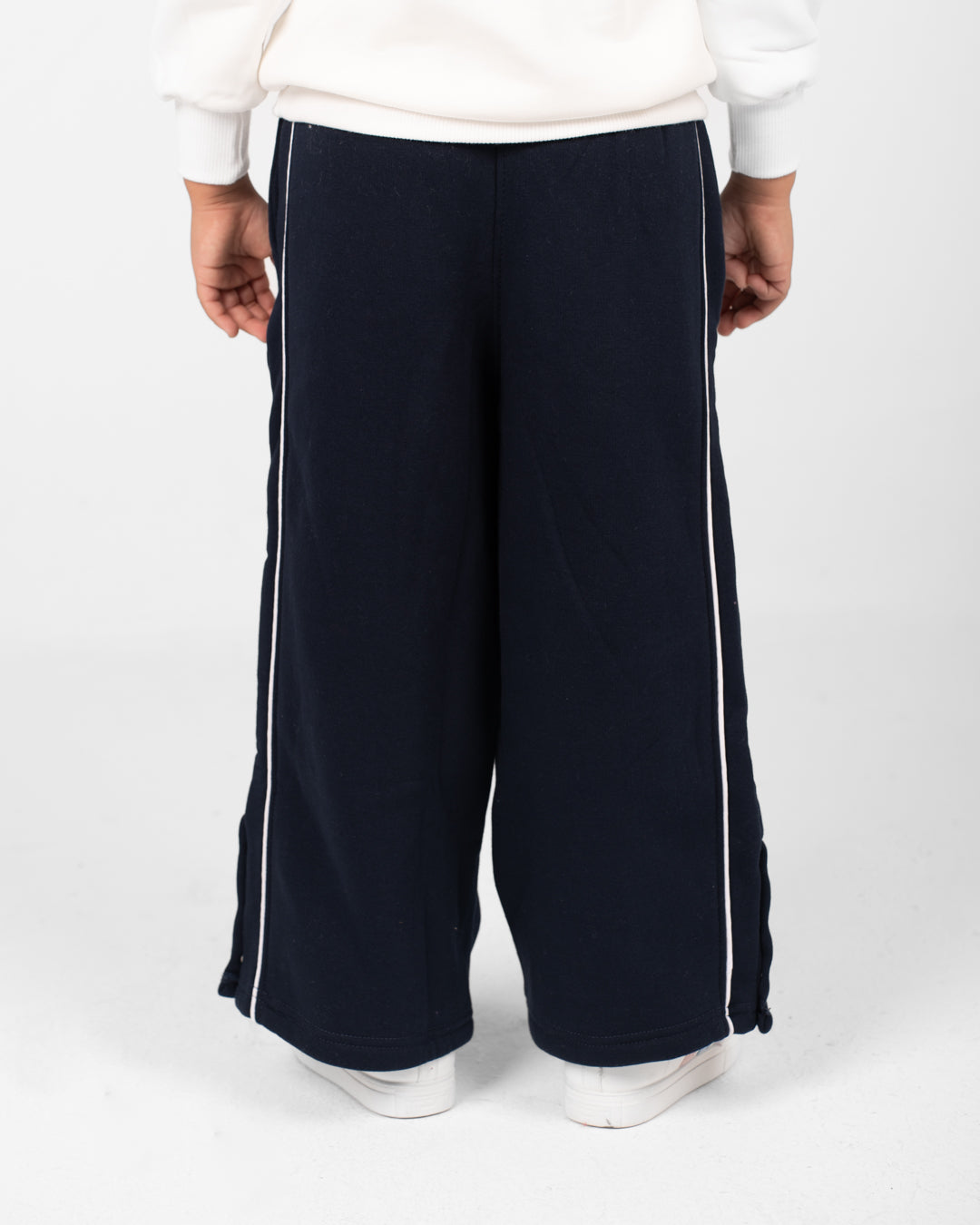Buttoned Girl SweatPants