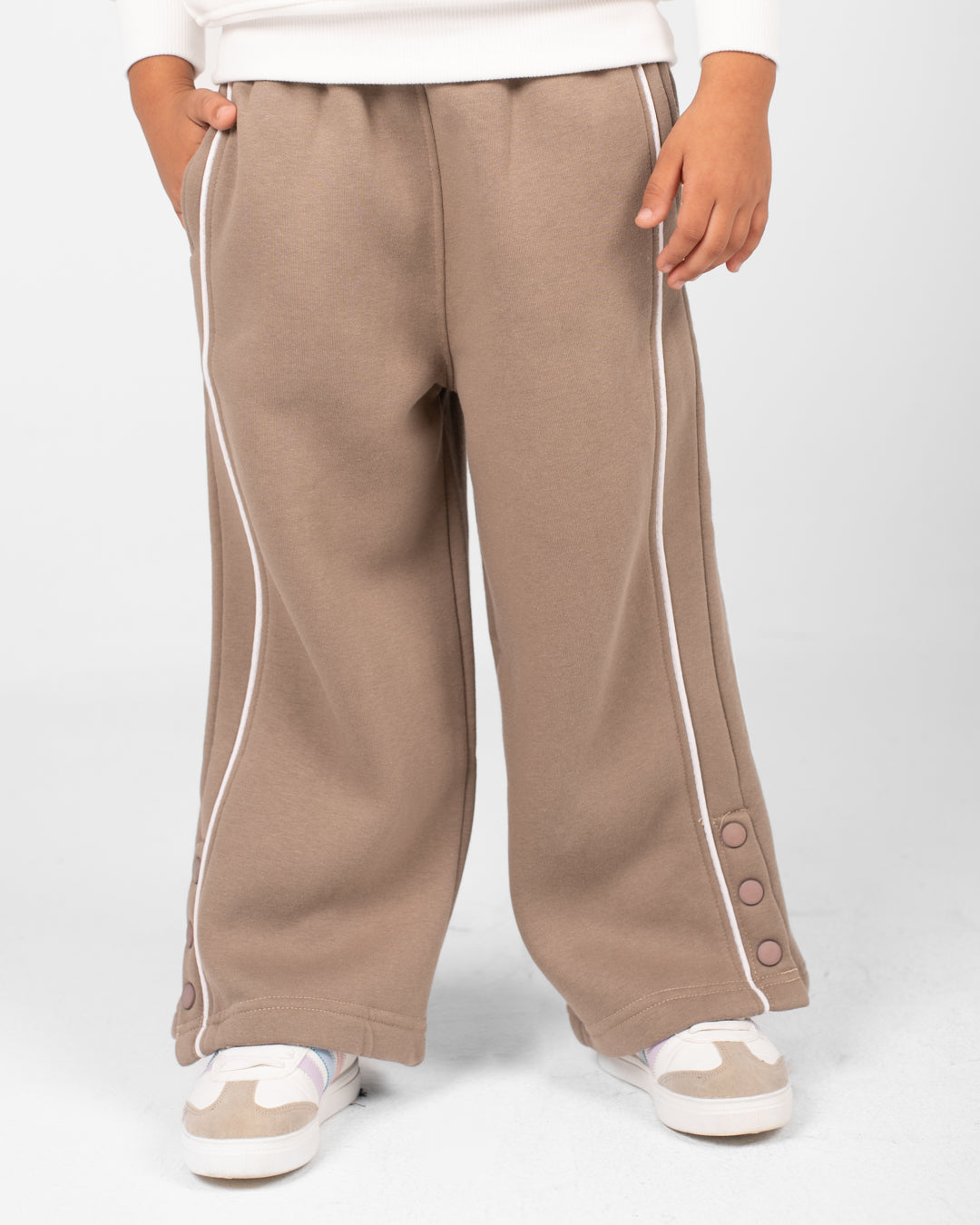 Buttoned Girl SweatPants