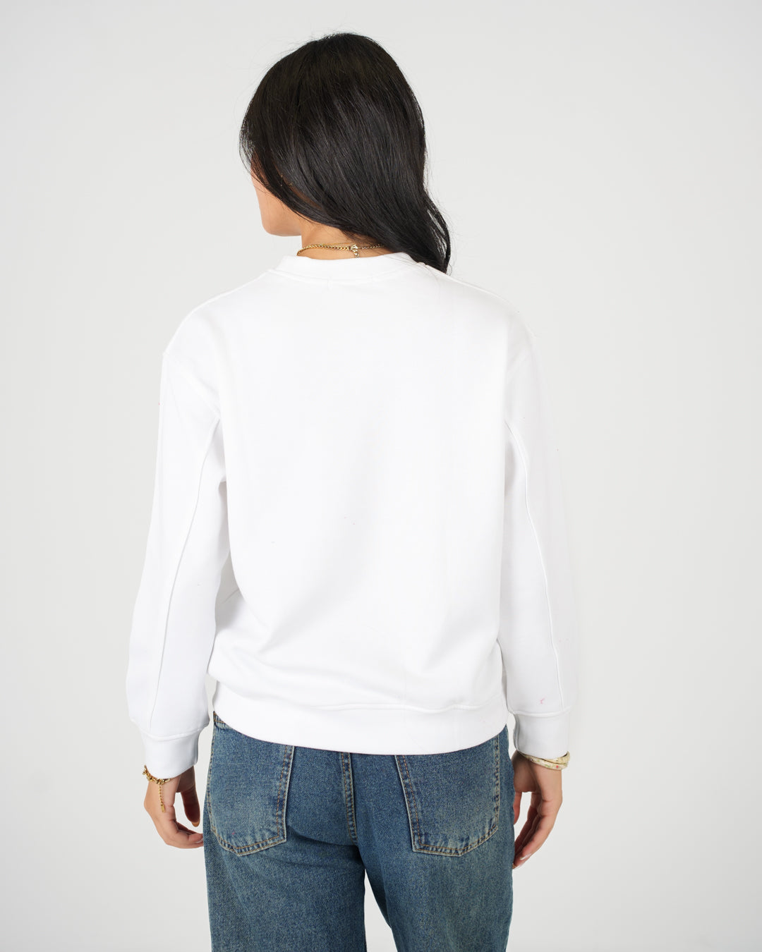 سويت شيرت رجالي برقبة مستديرة وتطريز