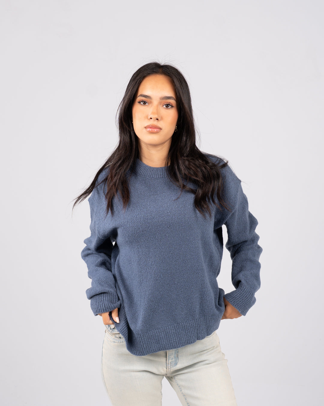 بلوفر نسائي أساسي