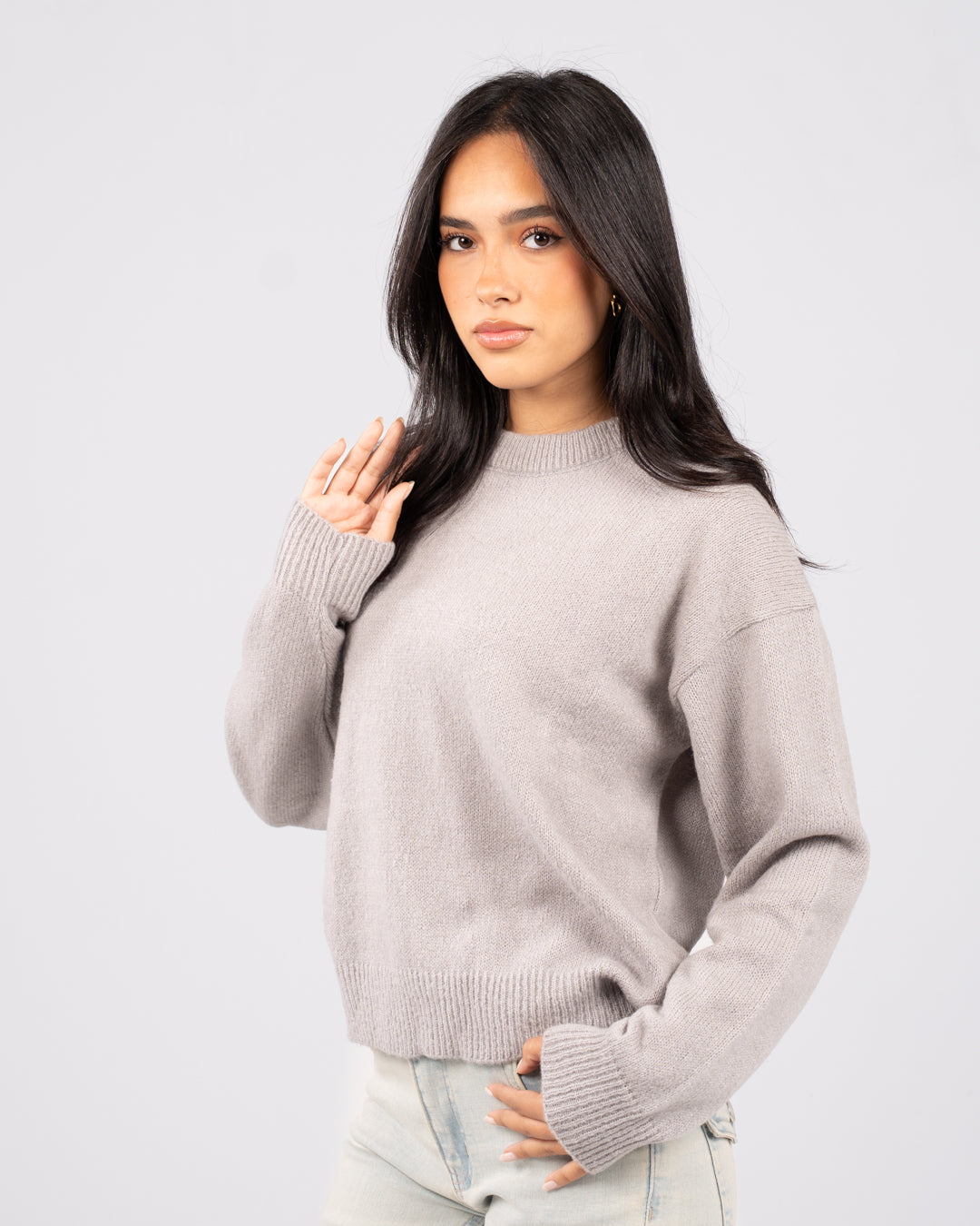 بلوفر نسائي أساسي