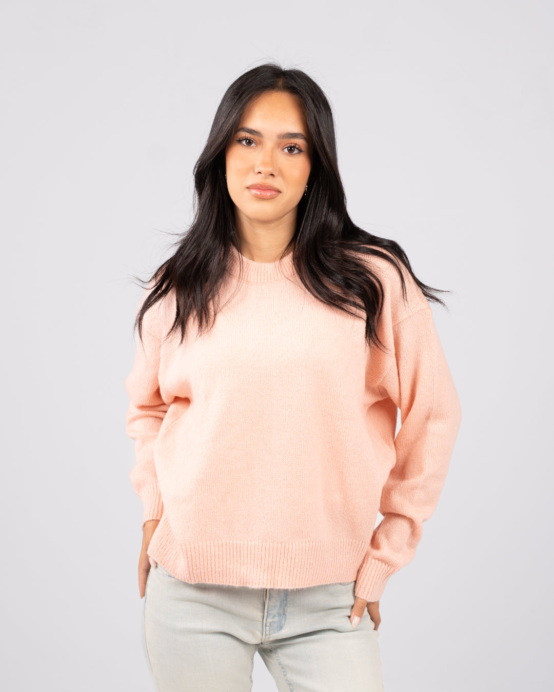 بلوفر نسائي أساسي