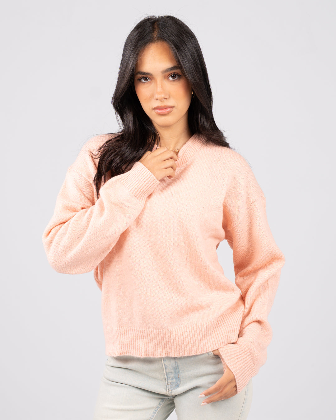 بلوفر نسائي أساسي