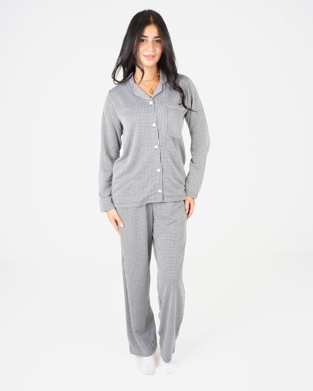 بيجامة نسائية مقلمة