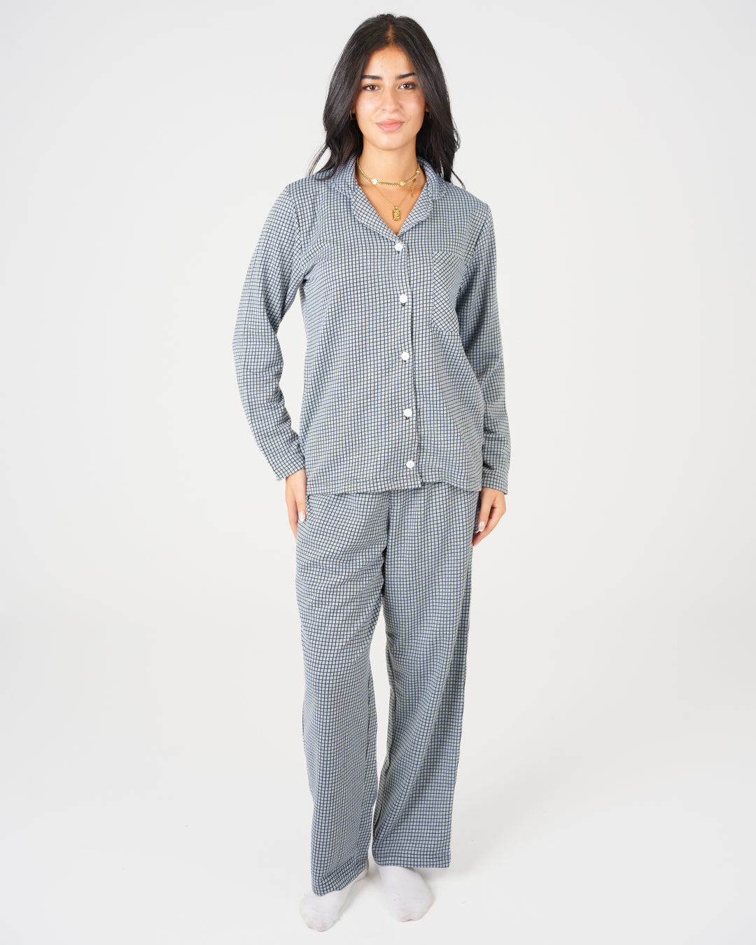 بيجامة نسائية مقلمة