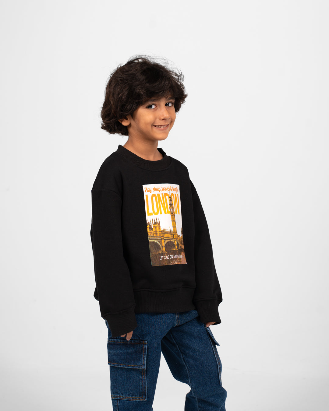 قميص لندن للأولاد بياقة دائرية