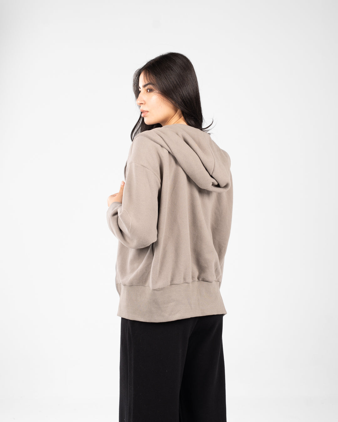 سويت شيرت نسائي أساسي بسحاب