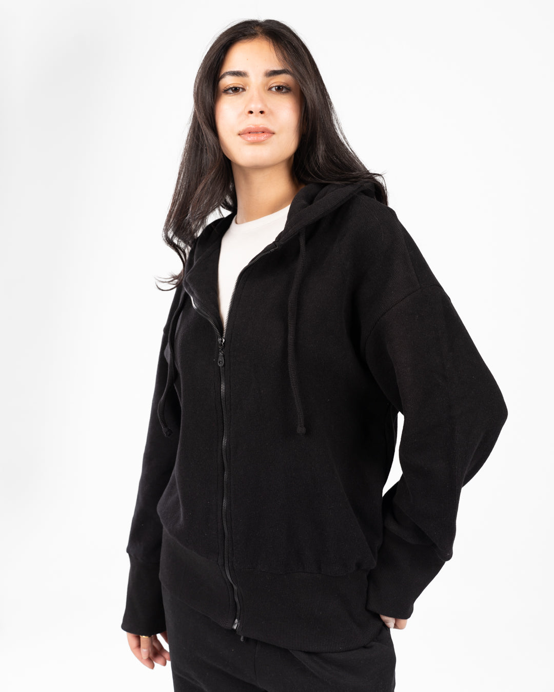 سويت شيرت نسائي أساسي بسحاب