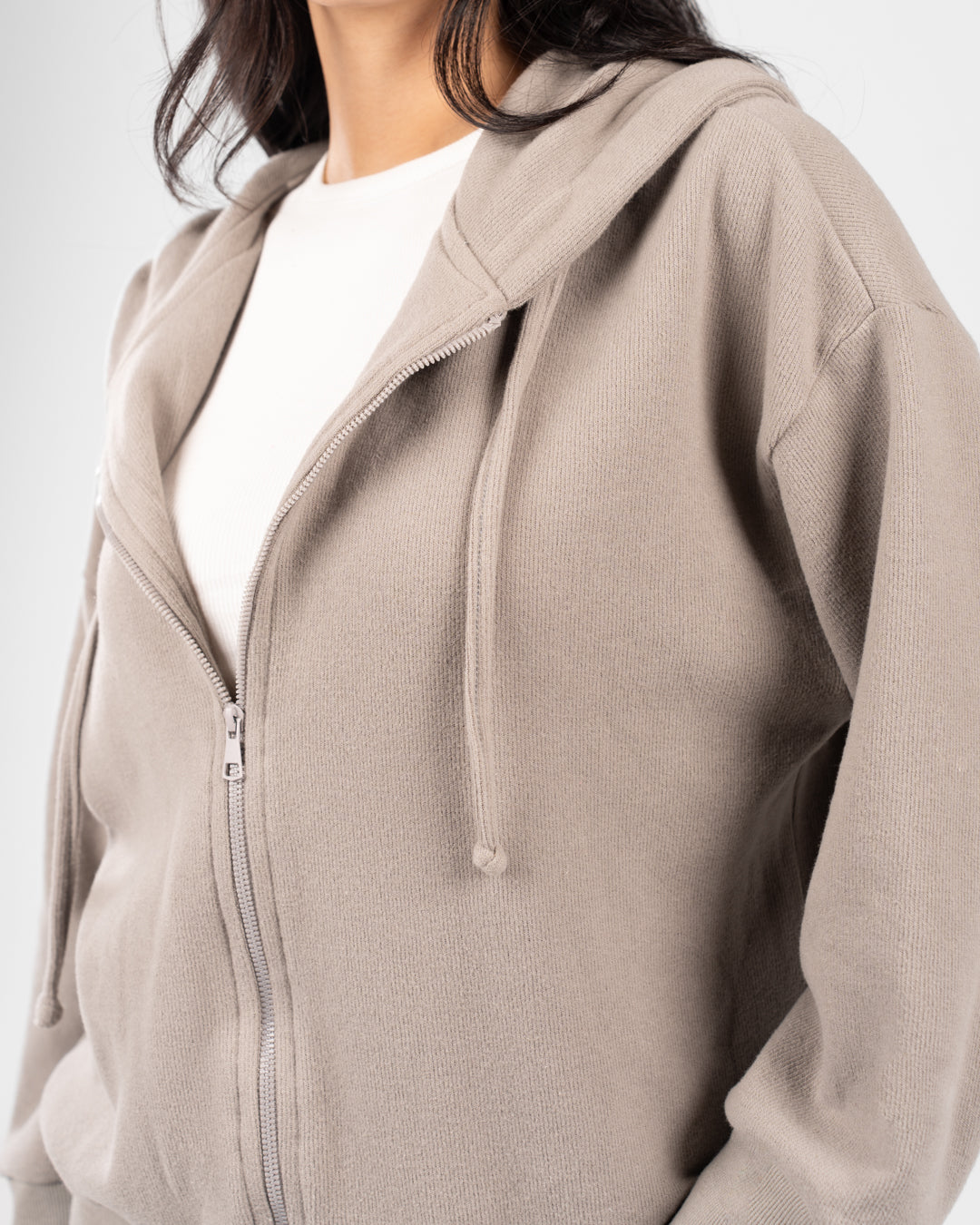 سويت شيرت نسائي أساسي بسحاب