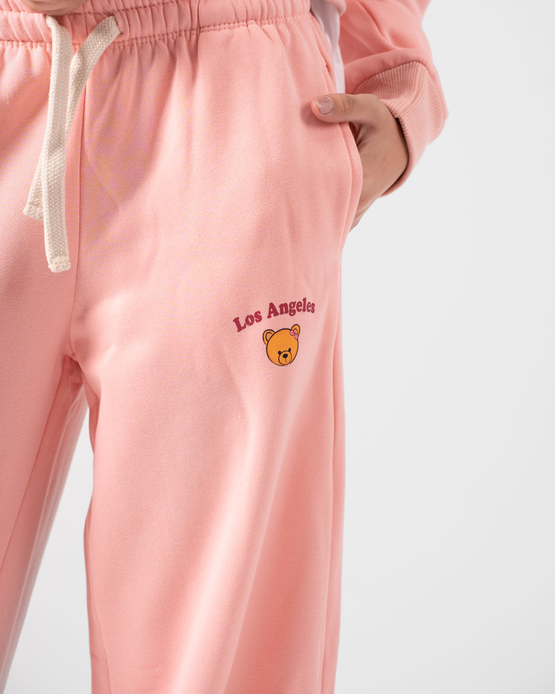 بنطال رياضي واسع الساق