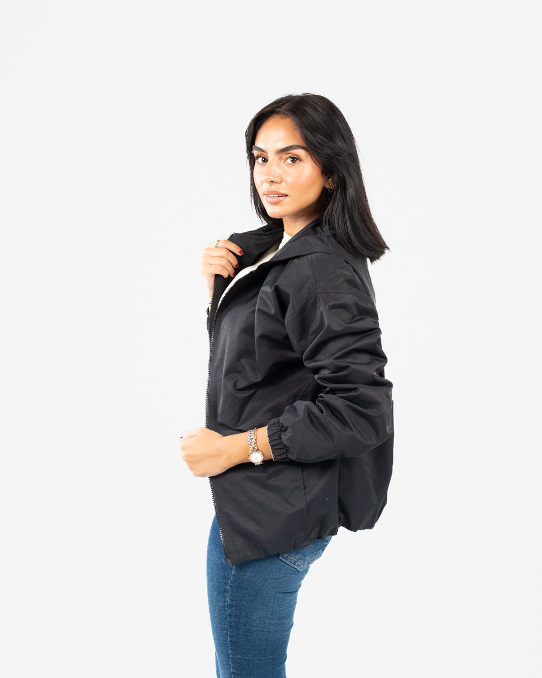 سترة نسائية مقاومة للماء