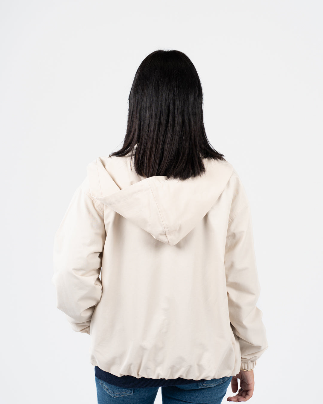 سترة نسائية مقاومة للماء