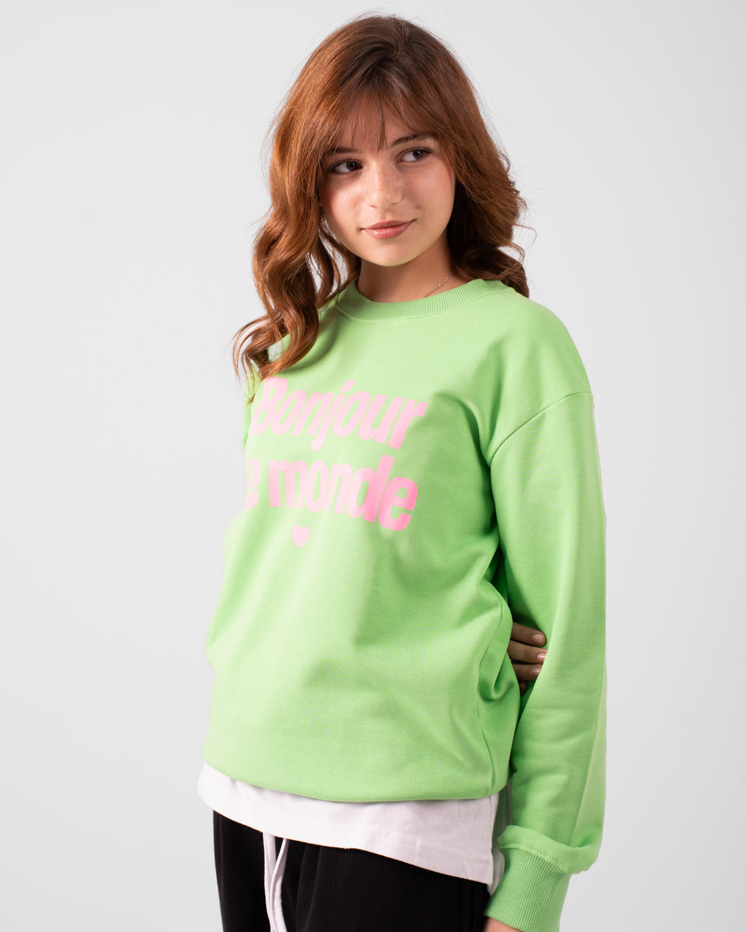 سويت شيرت بناتي بونجور برقبة دائرية