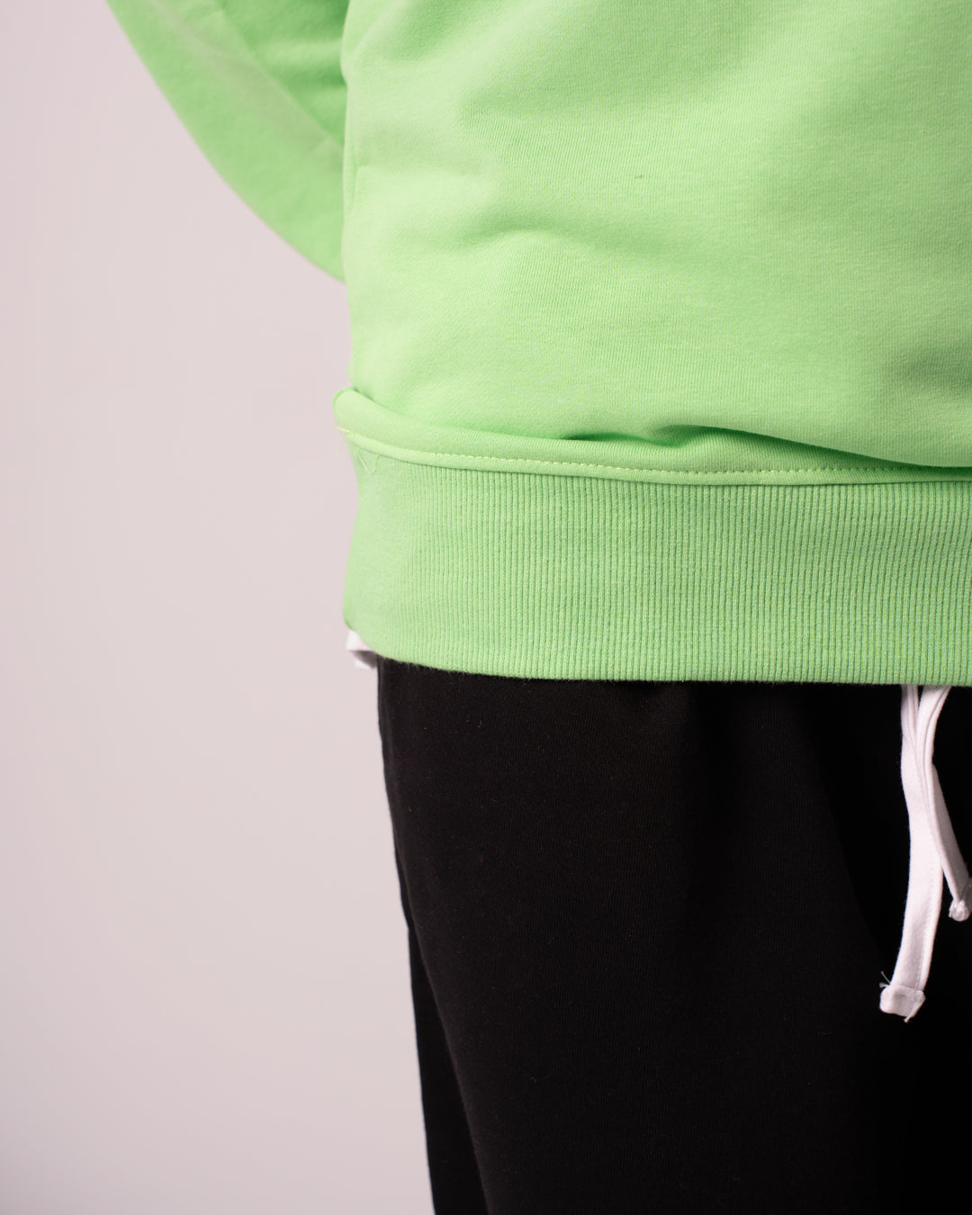 سويت شيرت بناتي بونجور برقبة دائرية