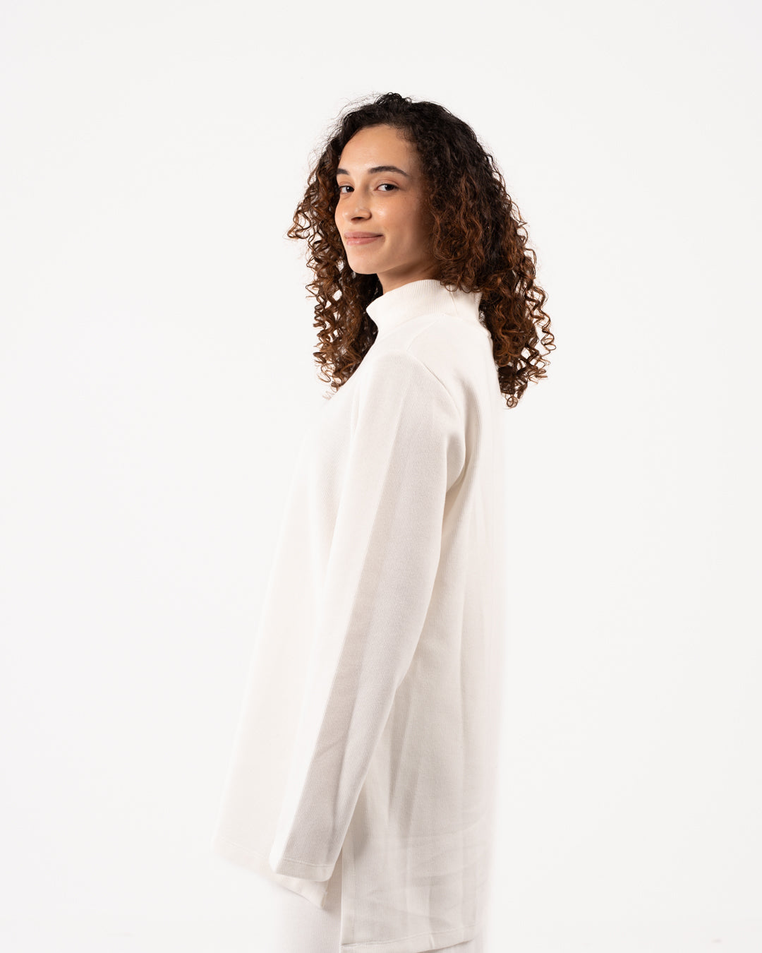 سترة نسائية من الكشمير برقبة عالية