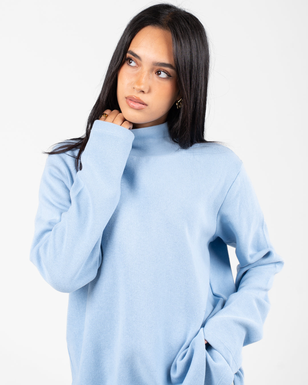 سترة نسائية من الكشمير برقبة عالية