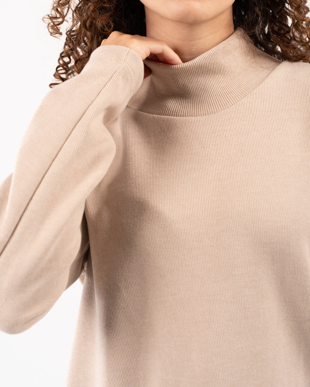 سترة نسائية من الكشمير برقبة عالية