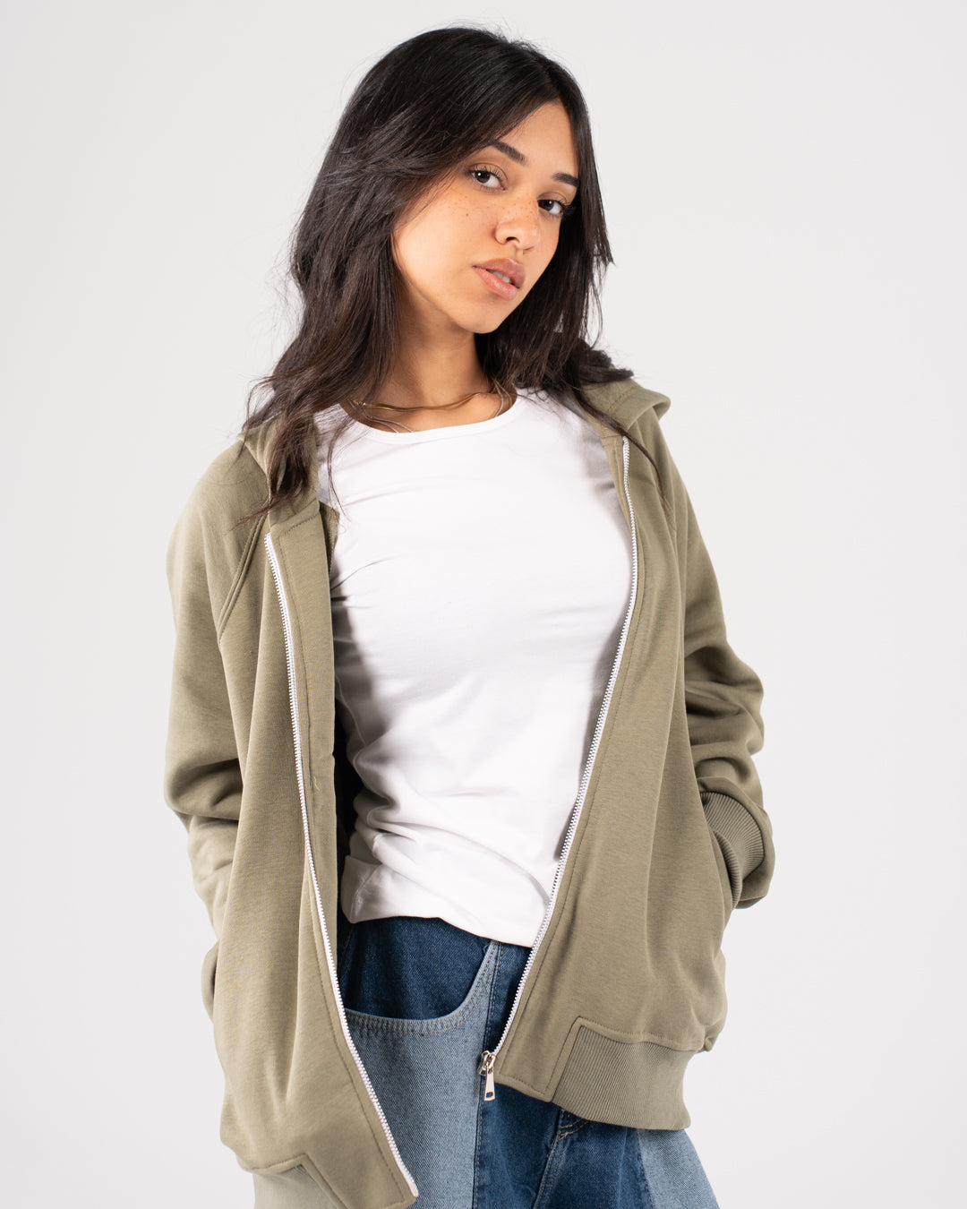 سويت شيرت نسائي بغطاء للرأس