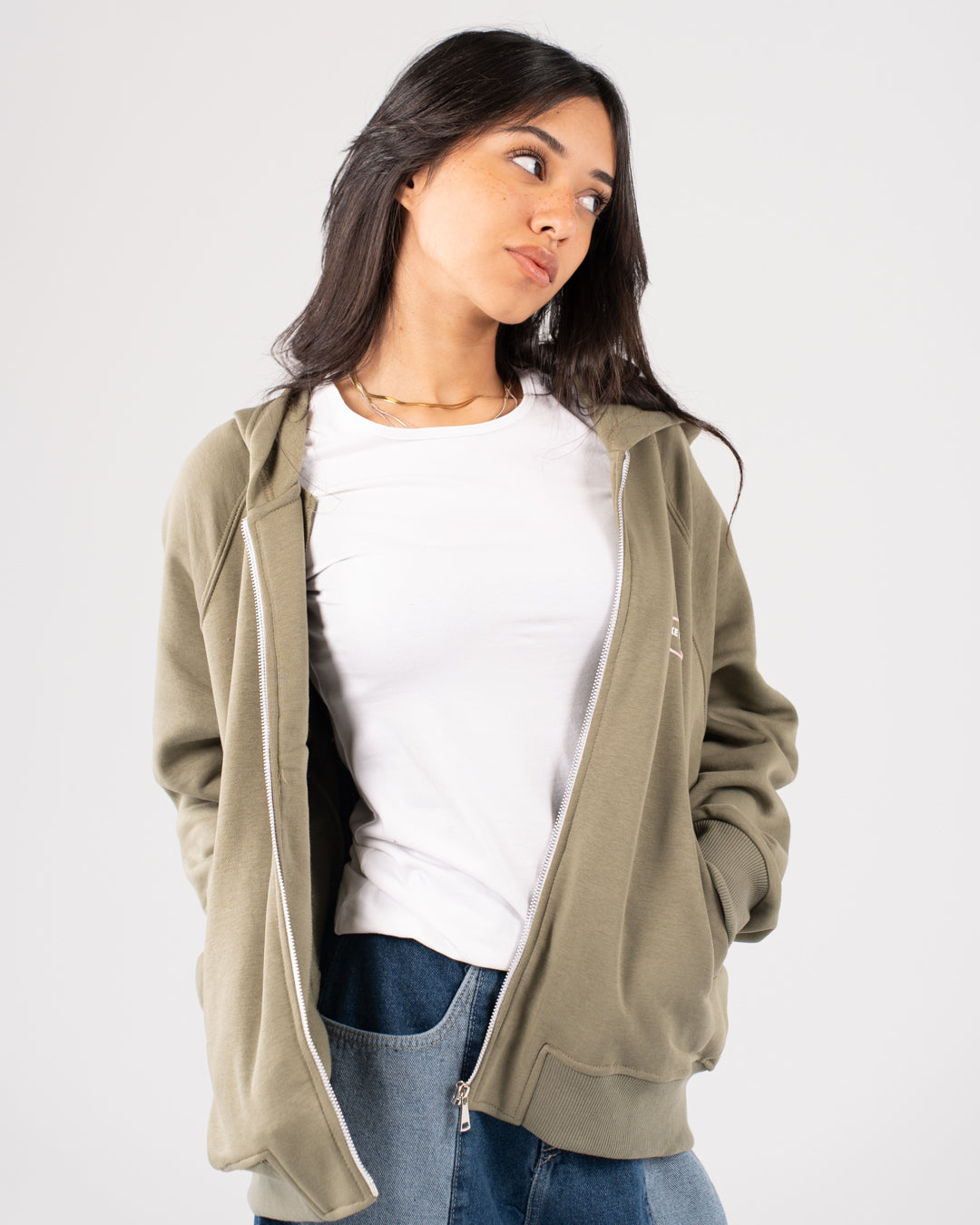 سويت شيرت نسائي بغطاء للرأس