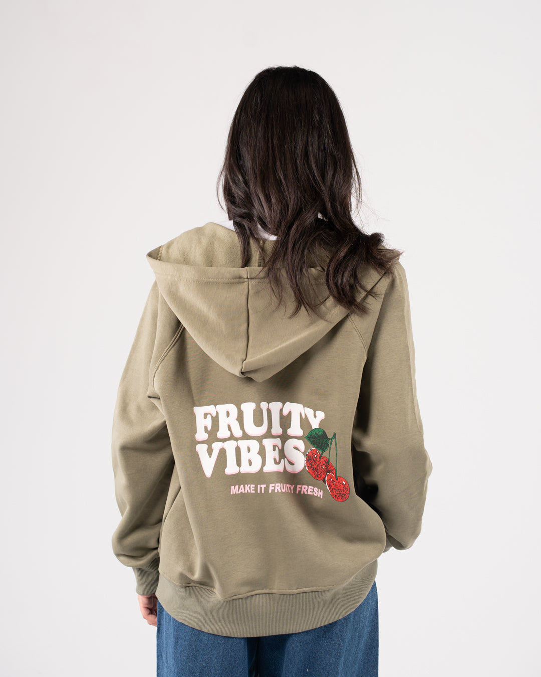 سويت شيرت نسائي بغطاء للرأس