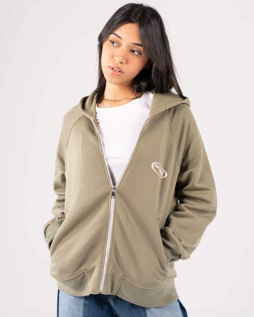 سويت شيرت نسائي بغطاء للرأس