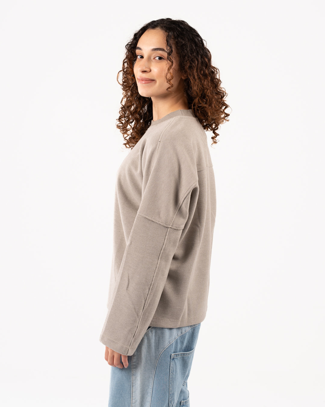 بلوزة نسائية من الكشمير بياقة دائرية