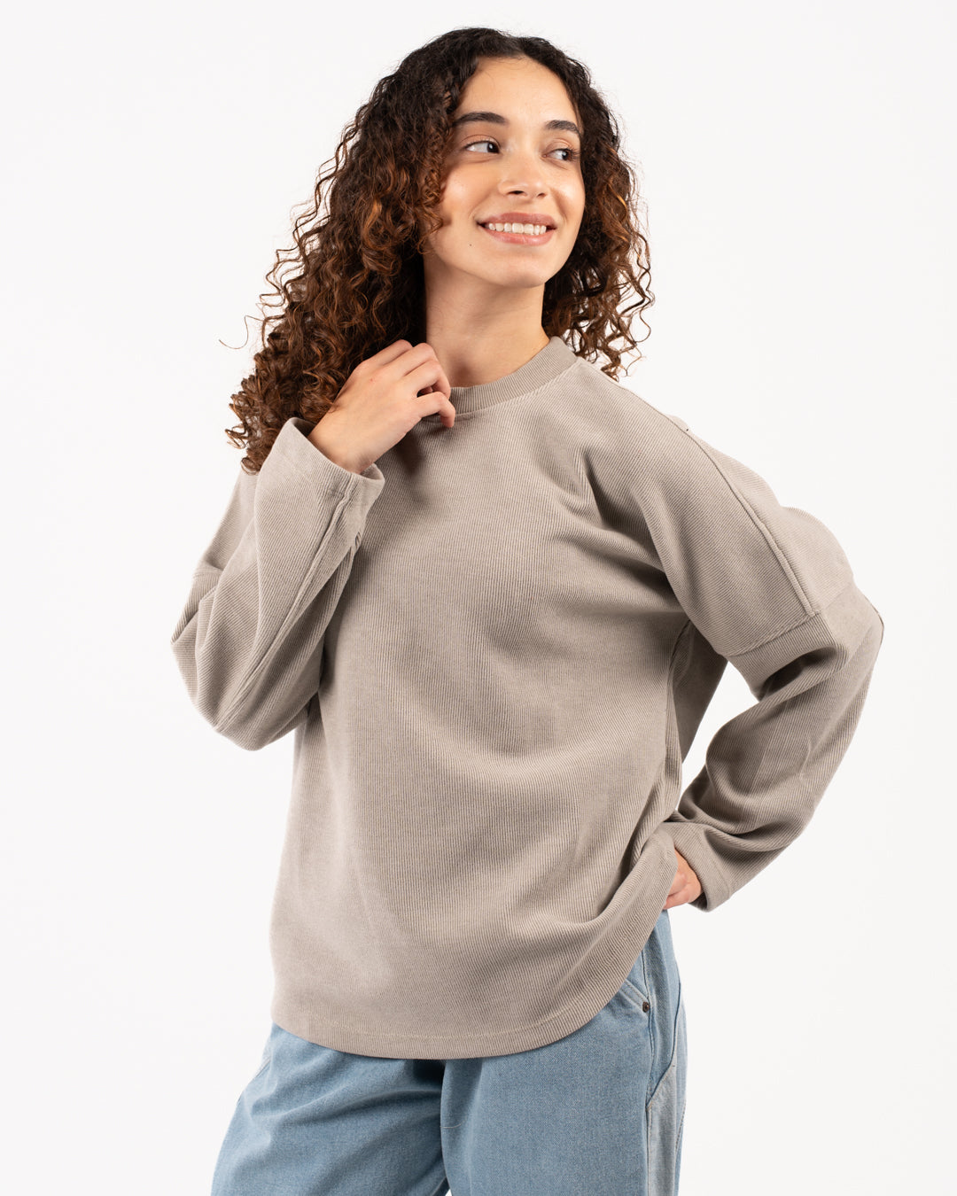 بلوزة نسائية من الكشمير بياقة دائرية