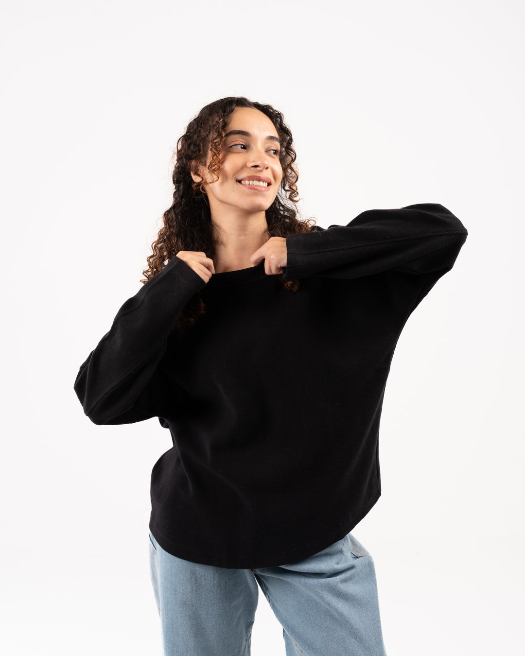 بلوزة نسائية من الكشمير بياقة دائرية