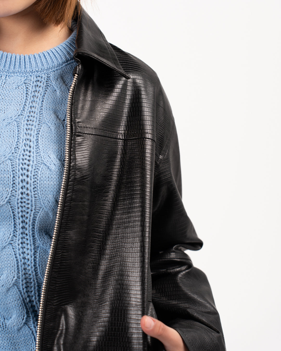 سترة جلدية للبنات