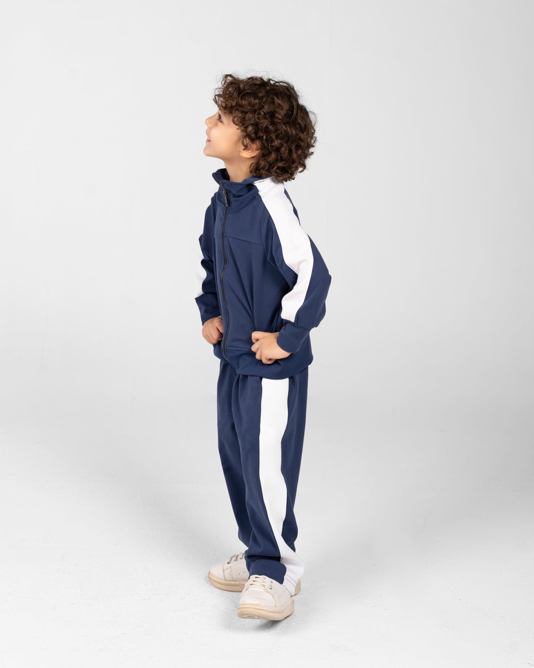 طقم رياضي للأولاد