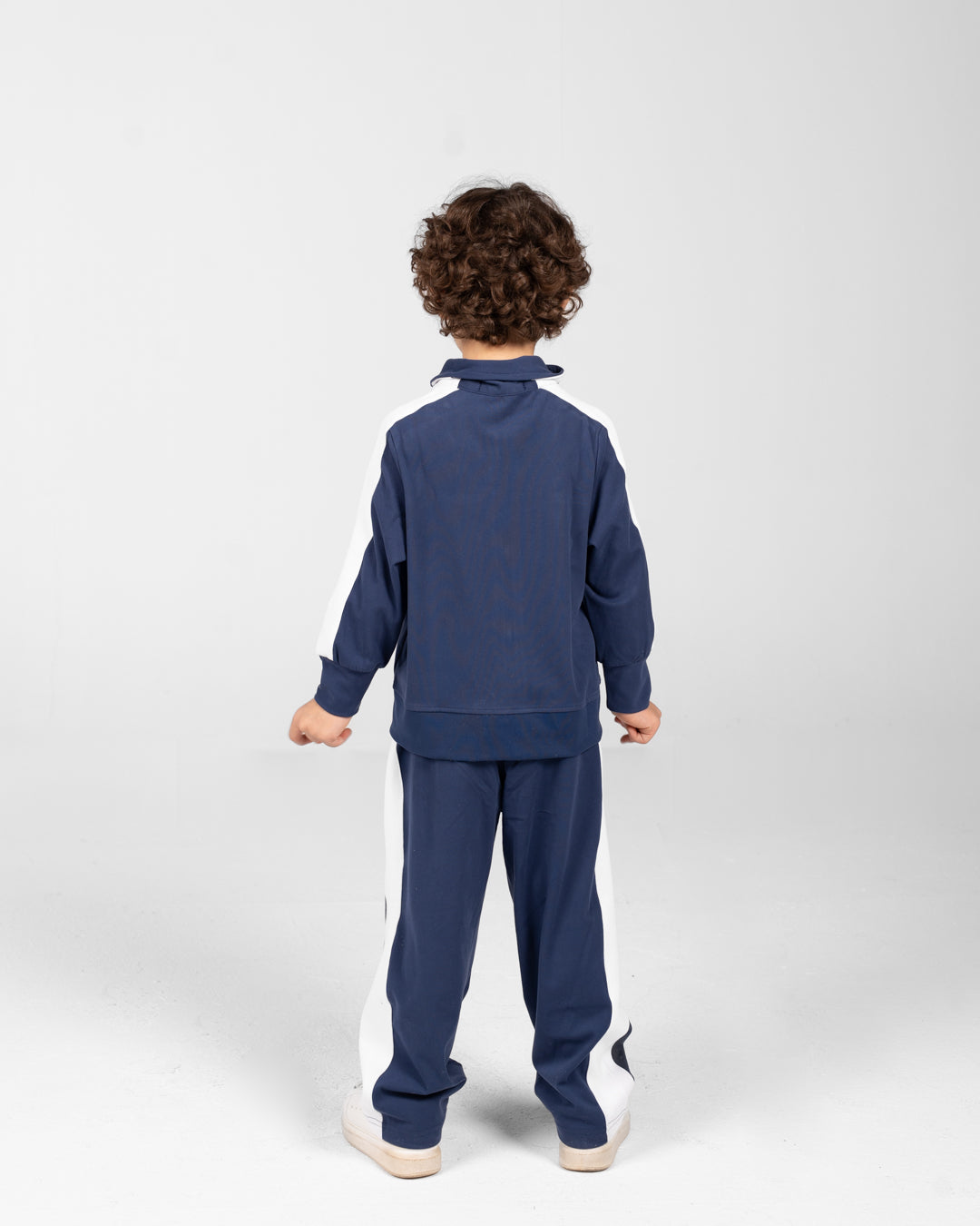 طقم رياضي للأولاد