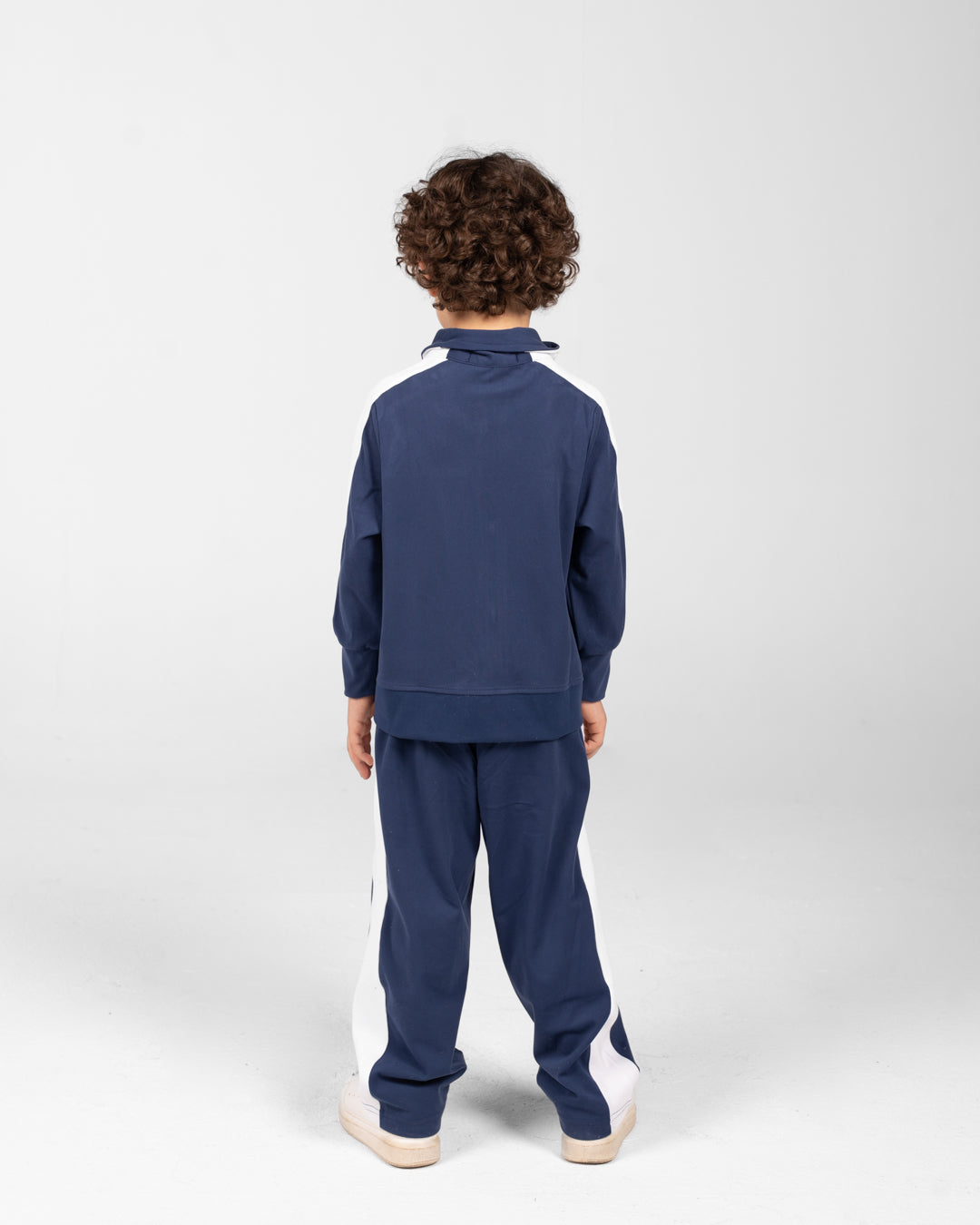 طقم رياضي للأولاد