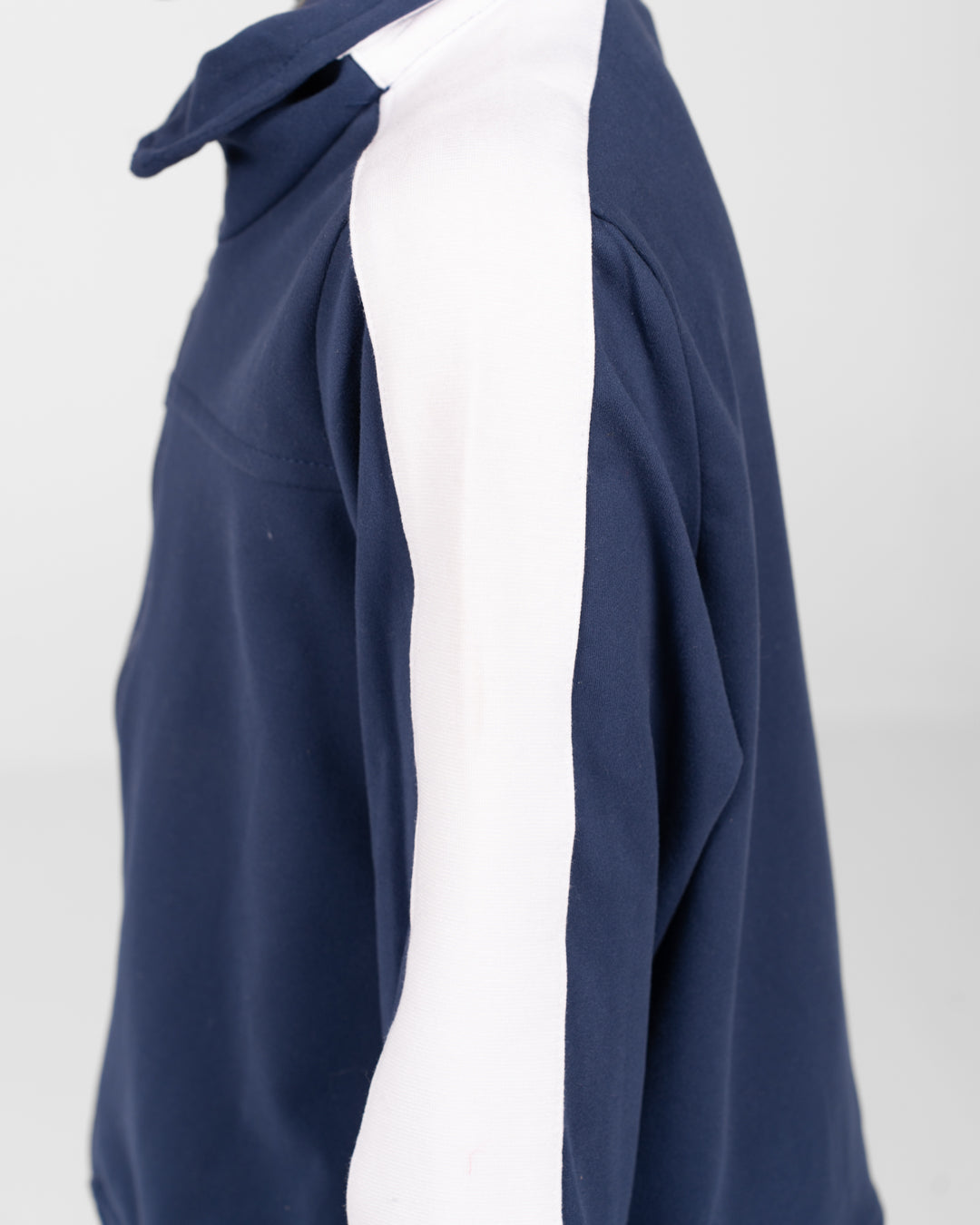 طقم رياضي للأولاد