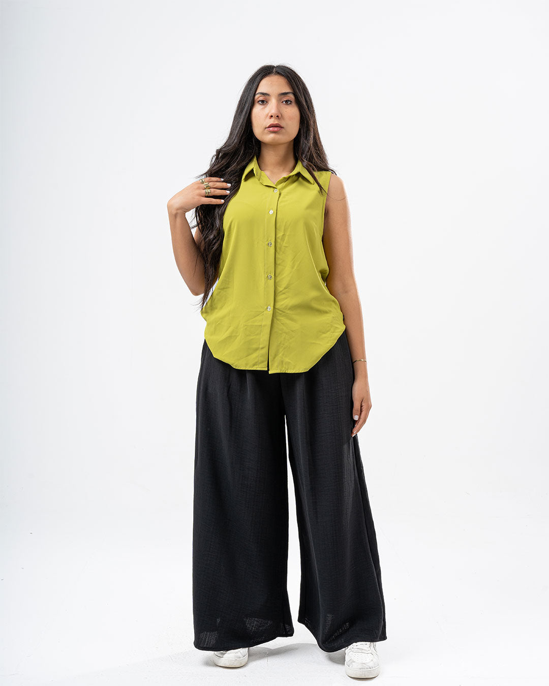 بلوزة كاجوال بدون أكمام