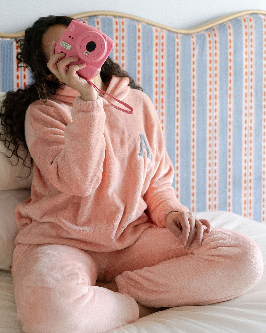 بيجامات نسائية مطرزة