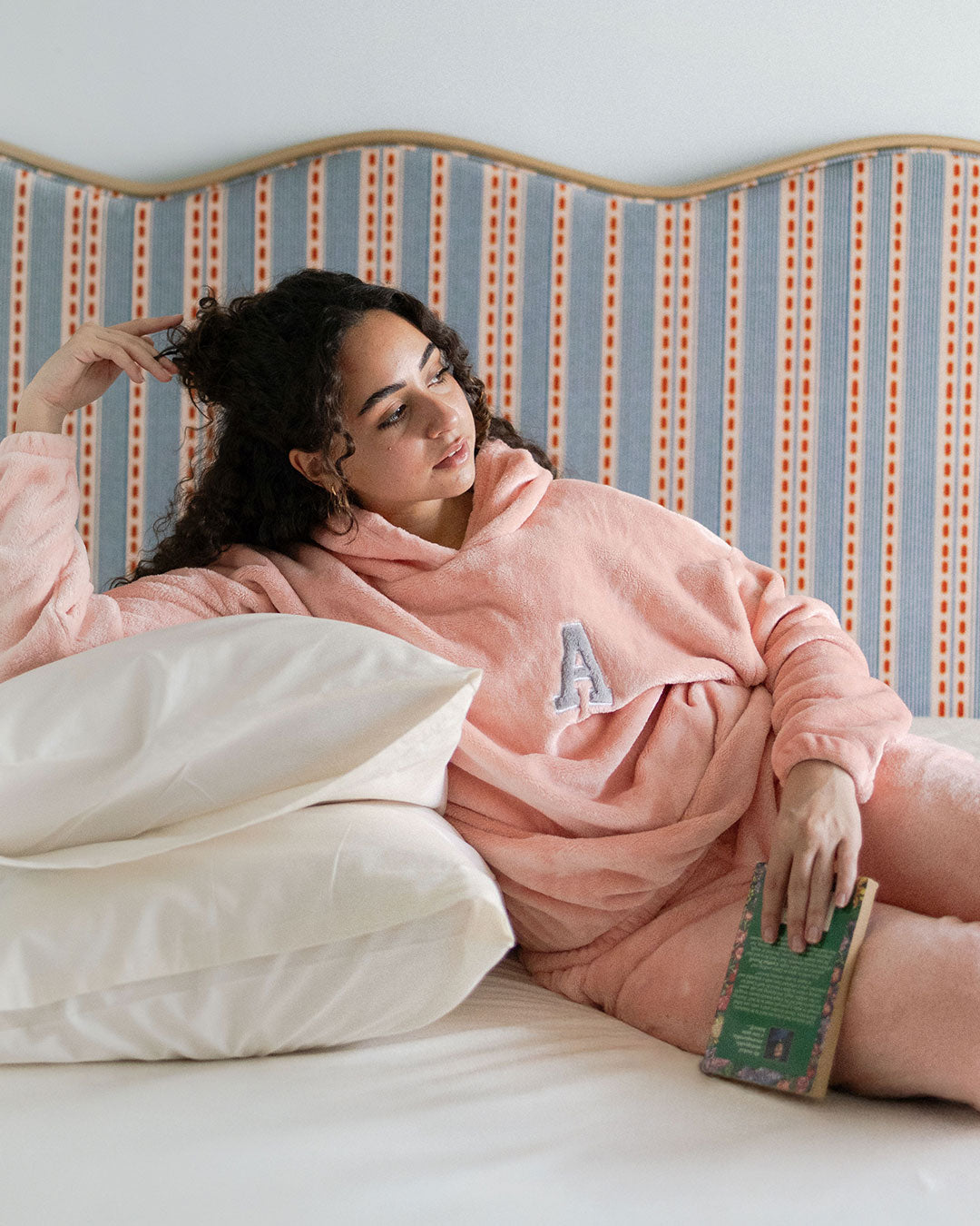 بيجامات نسائية مطرزة