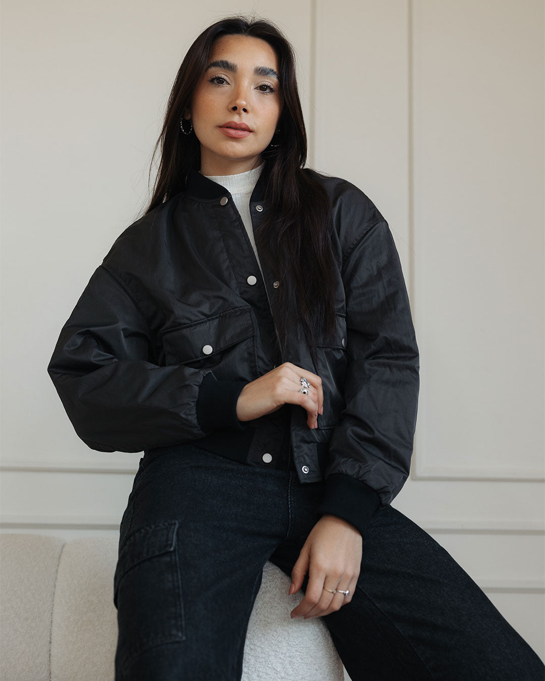 بلوفر نسائي مقاوم للماء