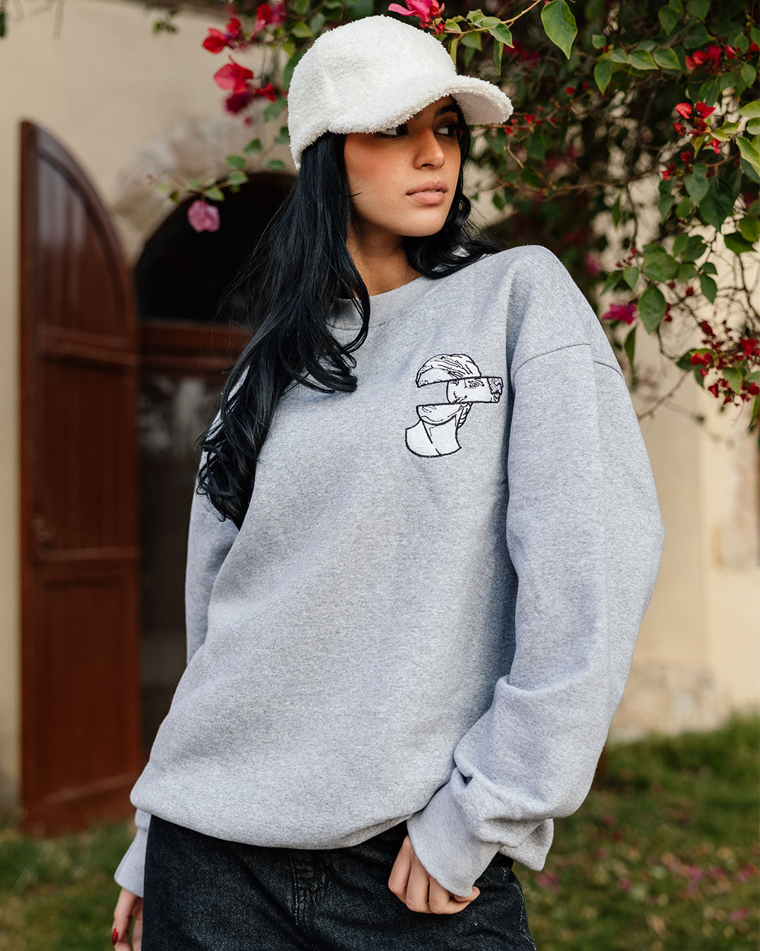 سويت شيرت مطرز كبير الحجم